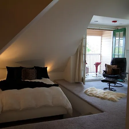 Cobb Lane Bed And Breakfast-3